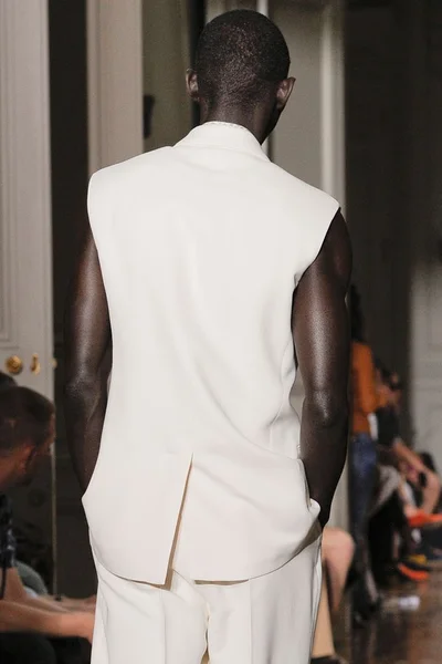 Look 4